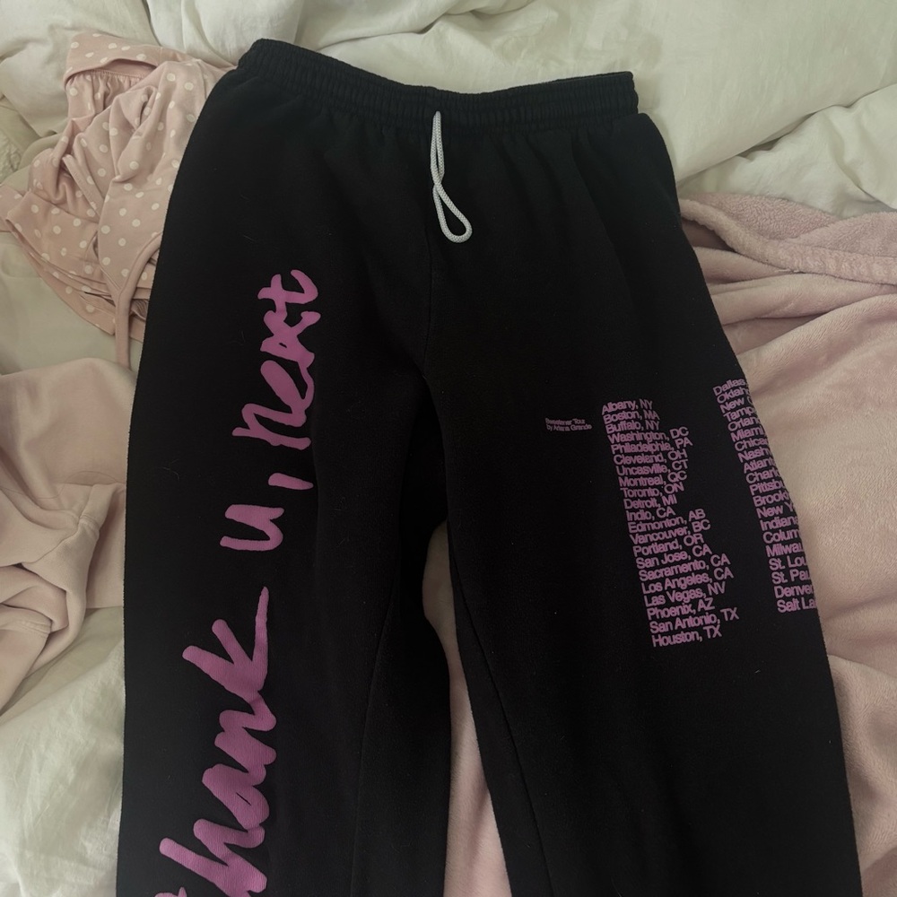 ariana grande tour sweatpants